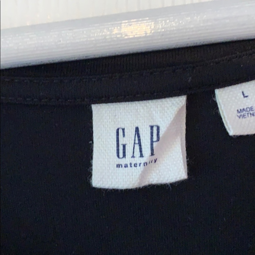 Gap Maternity Dolman Cap Sleeve Tee - Picture 2 of 4